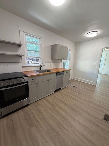 Building Photo - 1418 Jackson St