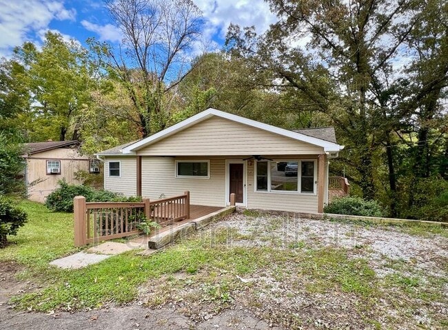 Building Photo - 14 Friendly Hollow