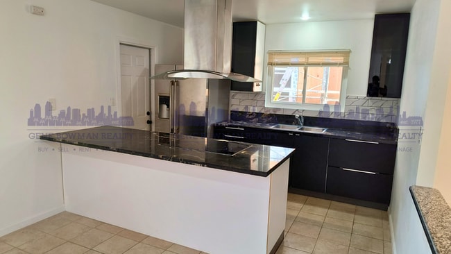 Building Photo - 2409 Fleetwood St