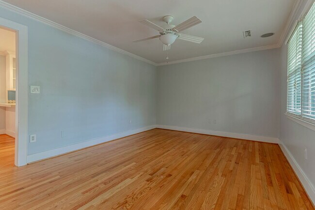 Building Photo - 1452 Birthright St