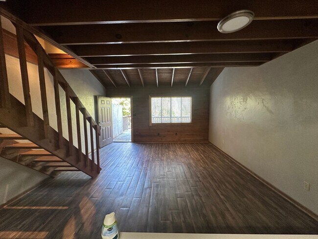 Building Photo - 2 story townhome bear CASCADES PARK w/ W/D
