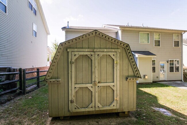 Building Photo - 2645 Winding River Dr