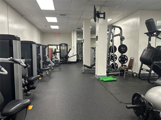 Building Photo - 3800 S Ocean Dr