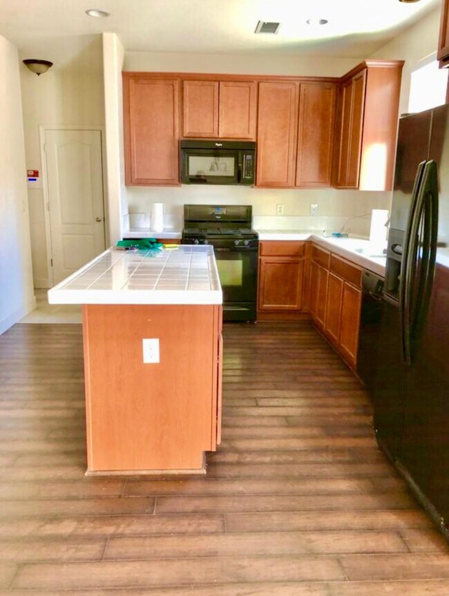 Building Photo - 11725 Cervino Dr
