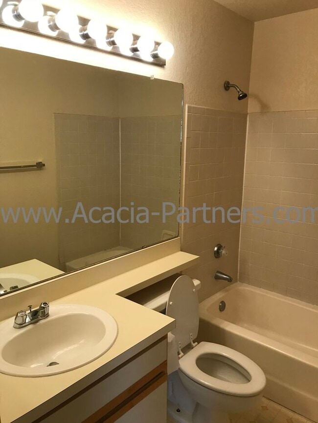 Building Photo - Two Bedroom Condo