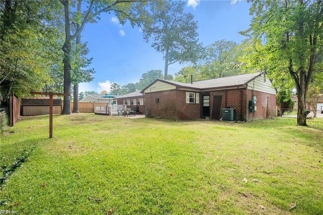 Building Photo - 3252 Club House Rd