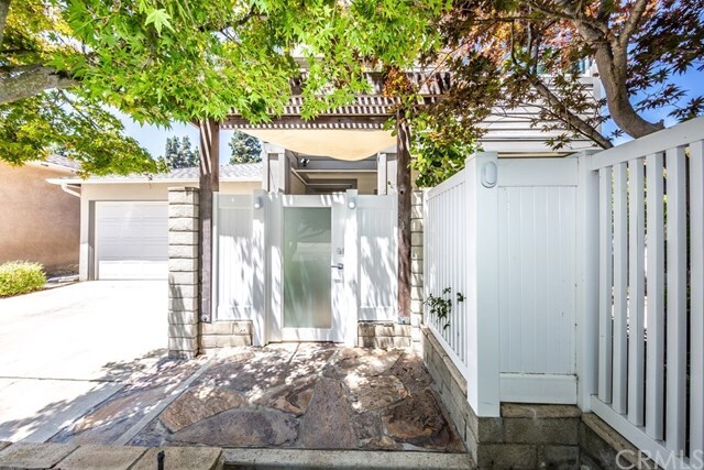 Building Photo - 3367 Roxanne Ave