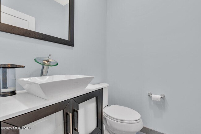 Building Photo - 47 McCormick Ave N