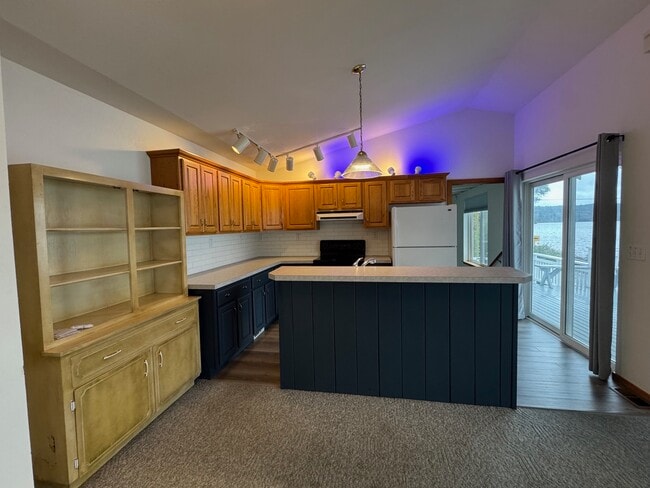 Building Photo - 24103 Vashon Hwy SW