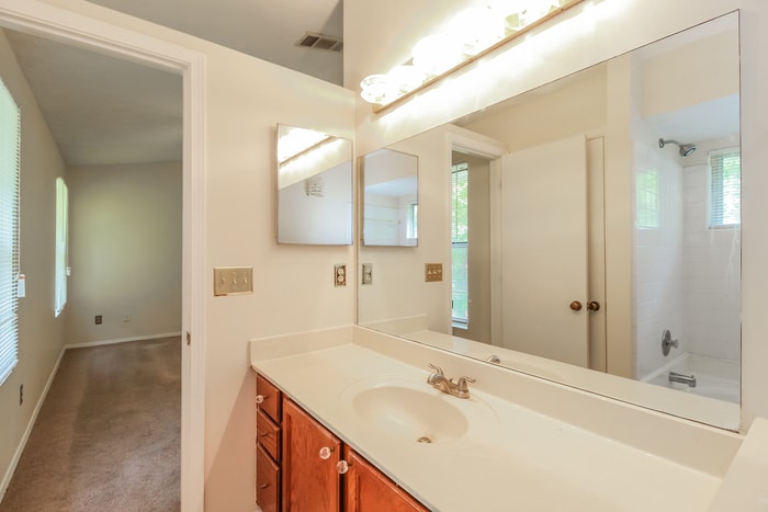 Building Photo - 2172 Sara Ashley Way