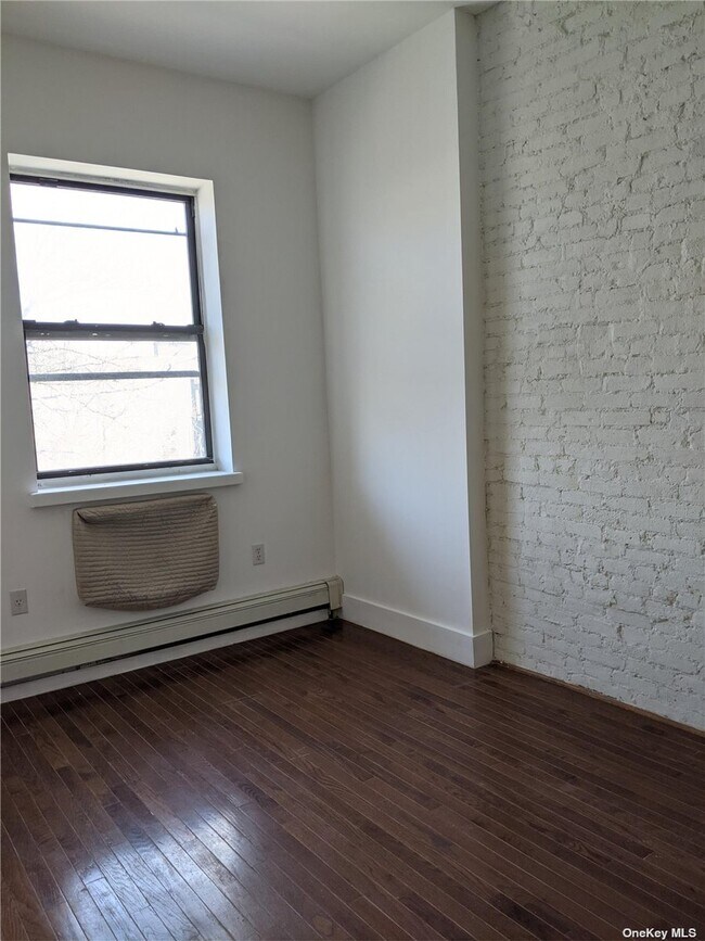 Building Photo - 1227 Broadway