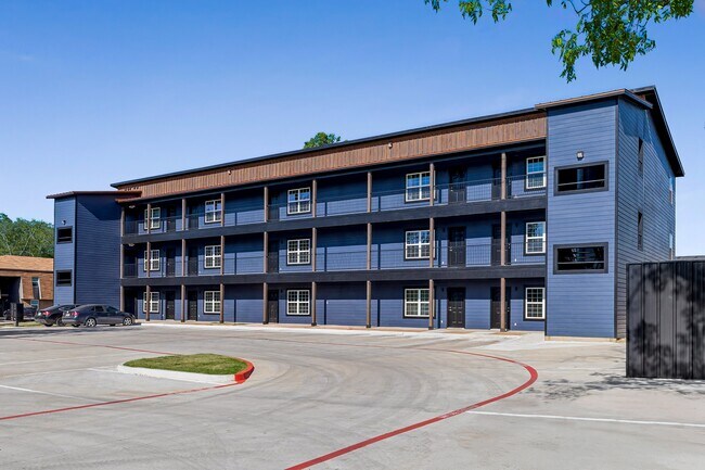 Building Photo - 2290 W Tarleton St