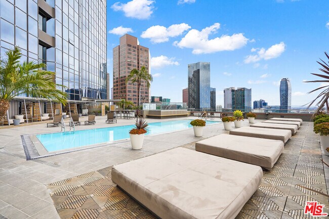 Building Photo - 1100 Wilshire Blvd