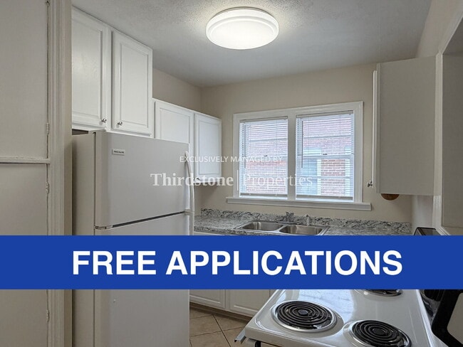 Building Photo - 2659 College St