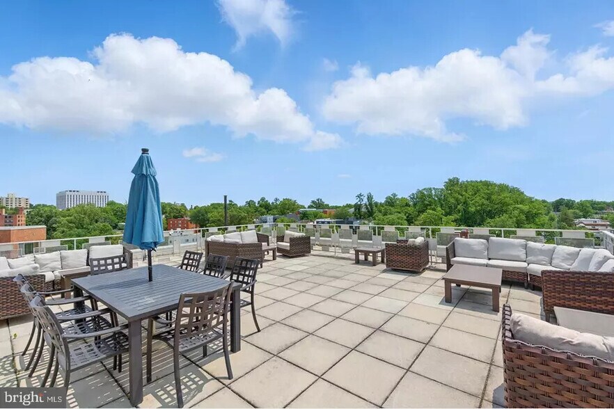 Rooftop - 4000 Tunlaw Rd NW