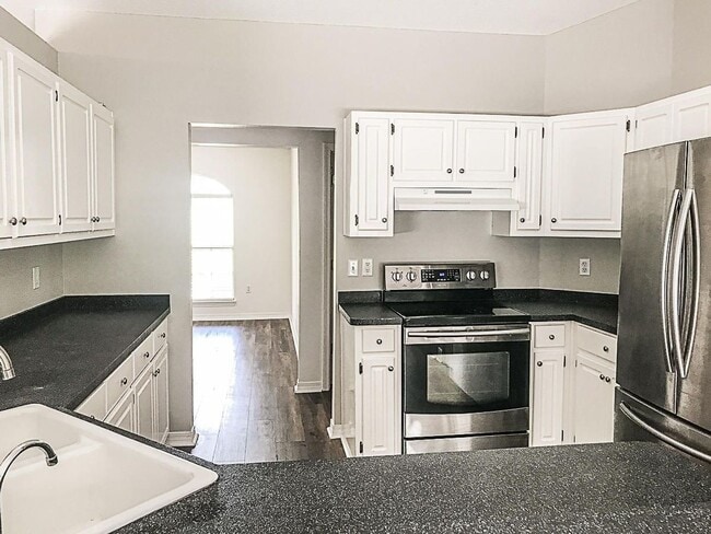 Building Photo - Home in Foxwood Estates