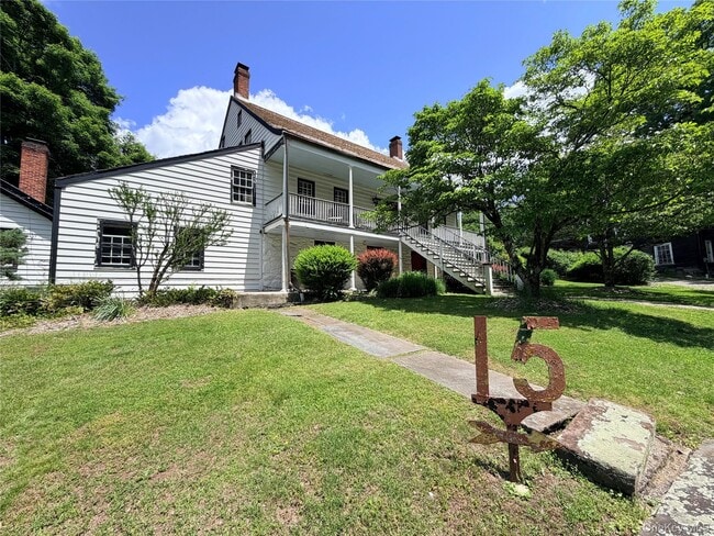 Building Photo - 15 Inningwood Rd