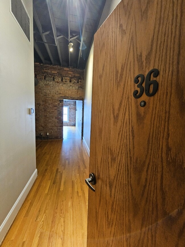Primary Photo - 1417 Market St