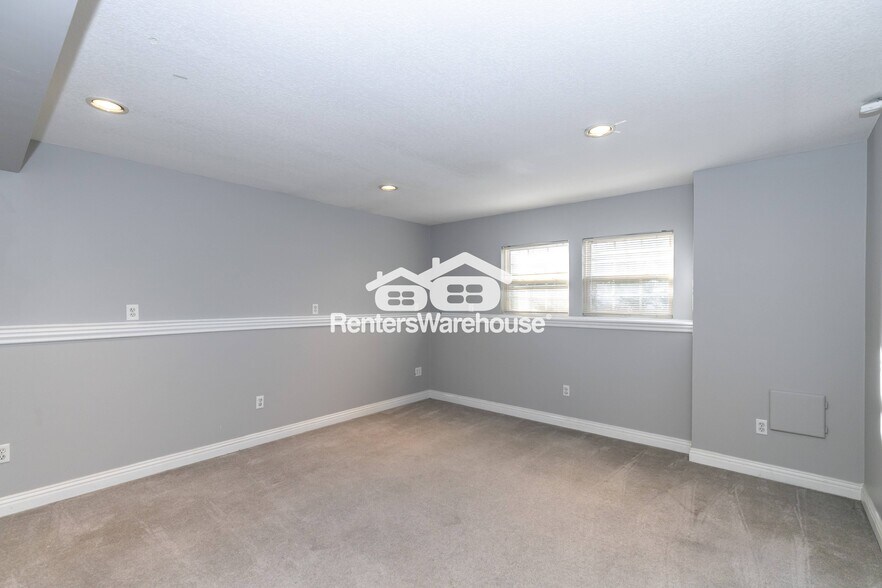 Building Photo - 12523 Logan