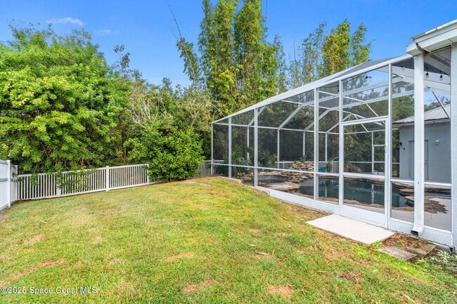 Building Photo - 943 Carriage Hill Rd