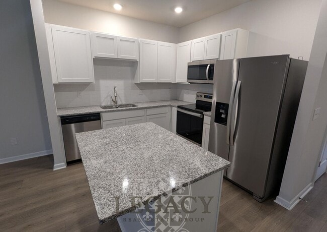 Building Photo - 1005 Marcy Lndg