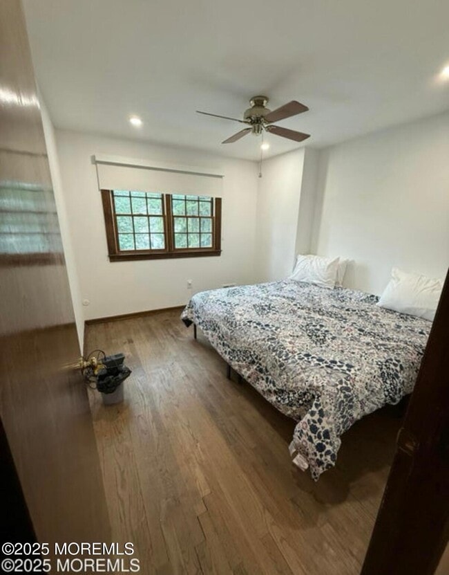 Building Photo - 530 Wall St