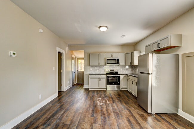 Building Photo - 221 Walker St