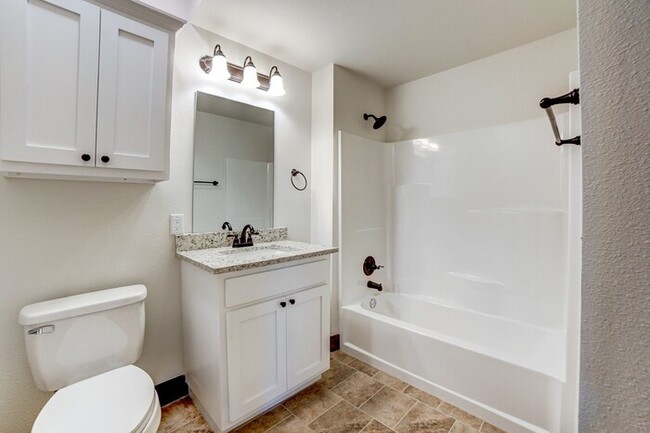 Building Photo - 3/2 Rustic Craftsman Home Of Your Dreams!