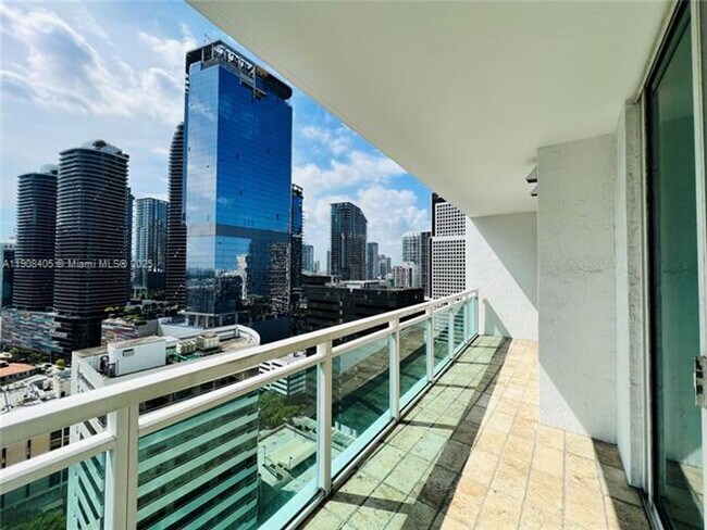 Building Photo - 951 Brickell Ave
