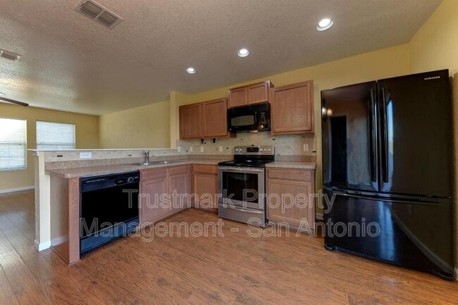 Building Photo - 7927 Horse Hollow