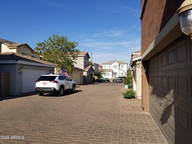 Building Photo - 542 N Citrus Ln