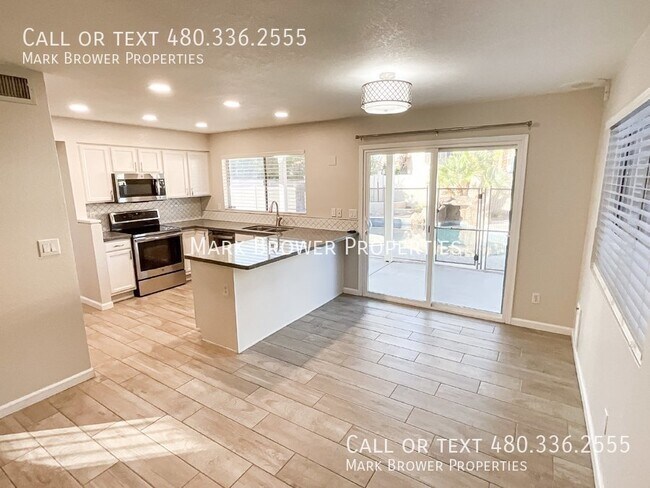 Building Photo - 4102 E Woodland Dr