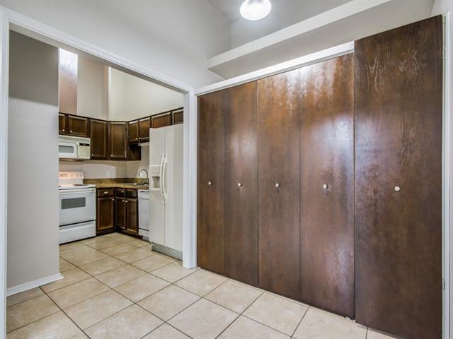 Building Photo - 1713 Sonnet Dr