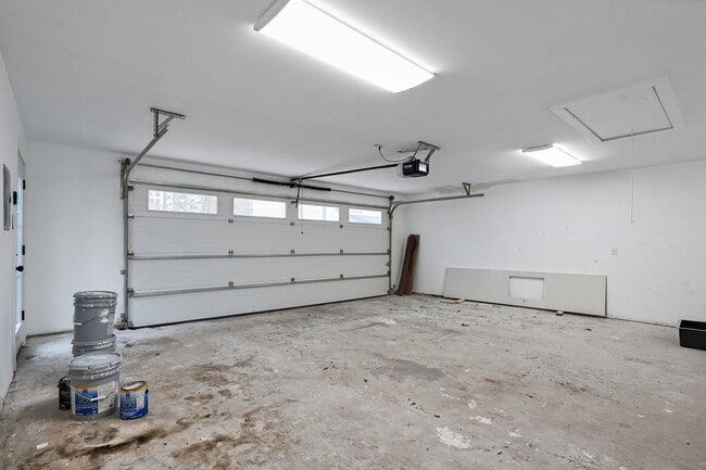 Building Photo - 6506 Jadecrest Dr