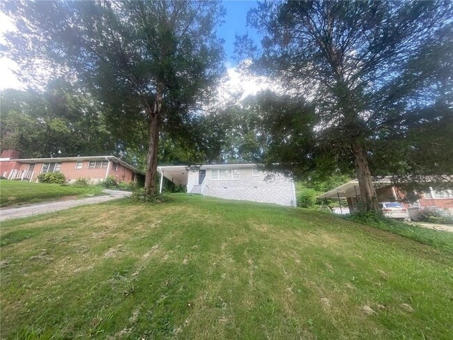 Primary Photo - 4555 Hillpine Rd