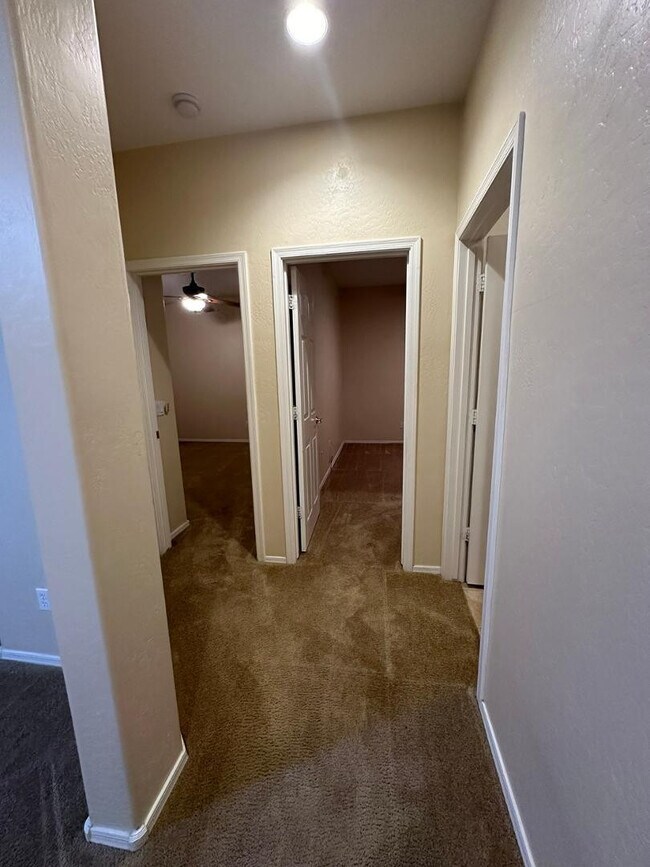 Building Photo - 1812 E Beverly Rd