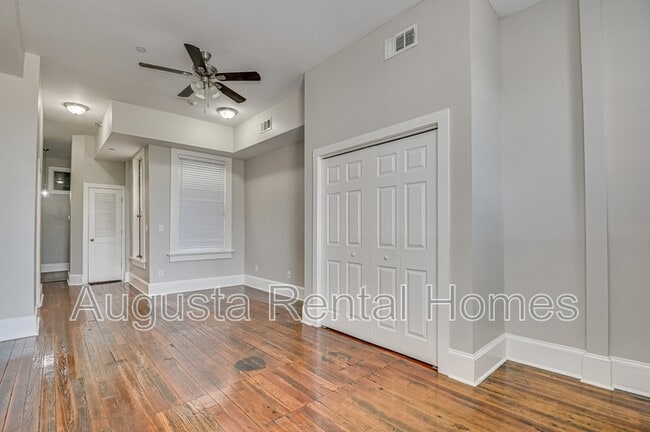 Building Photo - 1246 Broad St