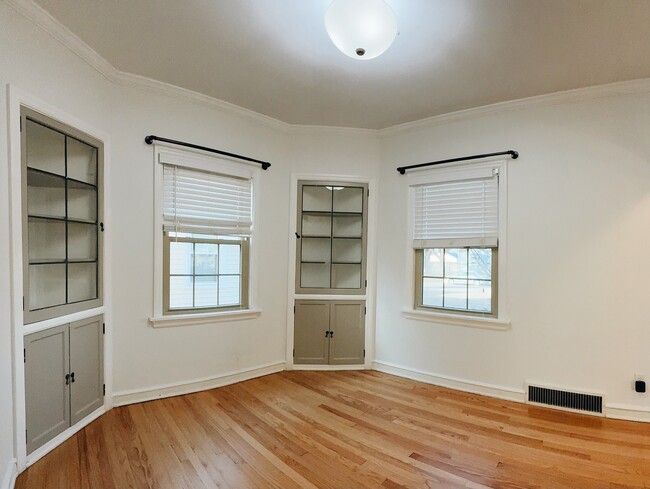 Dinning Room - 3466 N 89th St