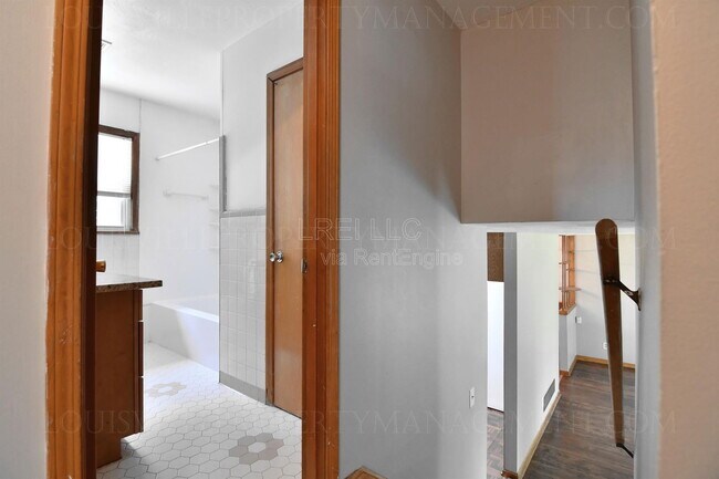 Building Photo - 5122 Braidwood Dr