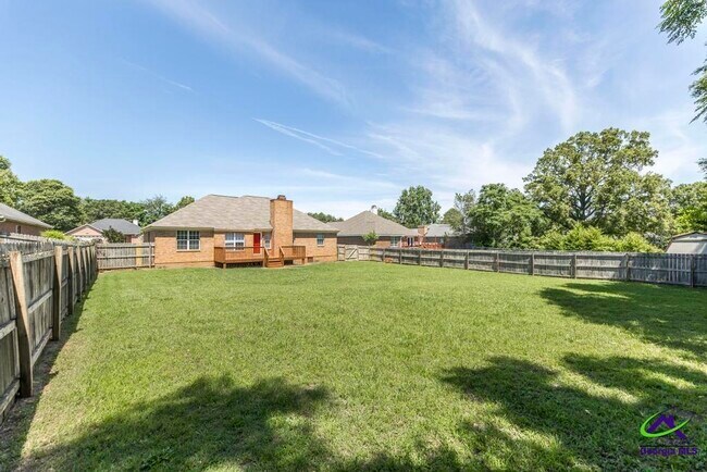 Building Photo - 1212 Willow Bend