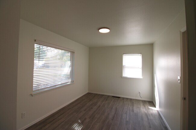 Building Photo - 59 Shirley Ln