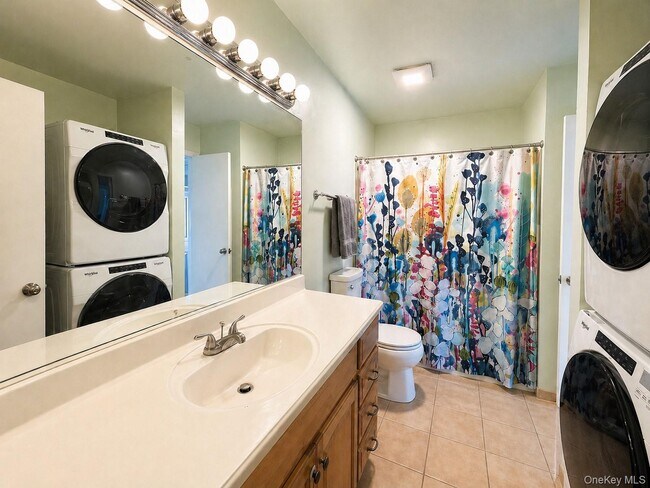 Building Photo - 10 Sycamore Dr