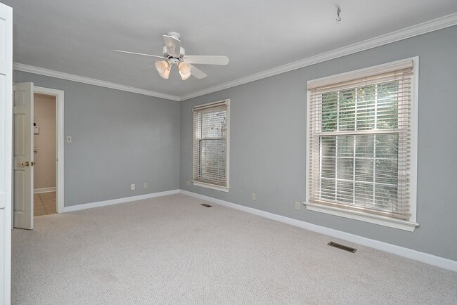 Building Photo - 2406 Jib Cir