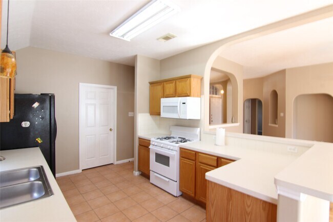 Building Photo - 3607 Stratford Arms Ln