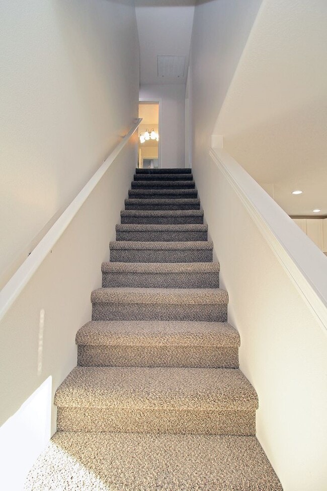 Building Photo - 1630 SE 4th St