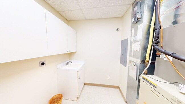 Building Photo - 5745 Newbank Cir