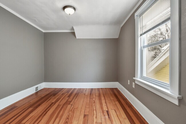 Building Photo - 117 N 1st St