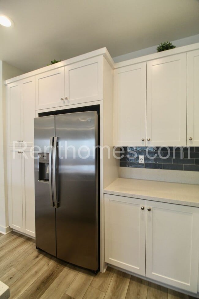 Building Photo - 1716 Discovery Falls Dr