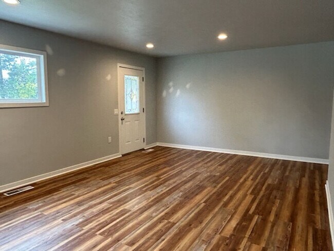 Building Photo - 224go