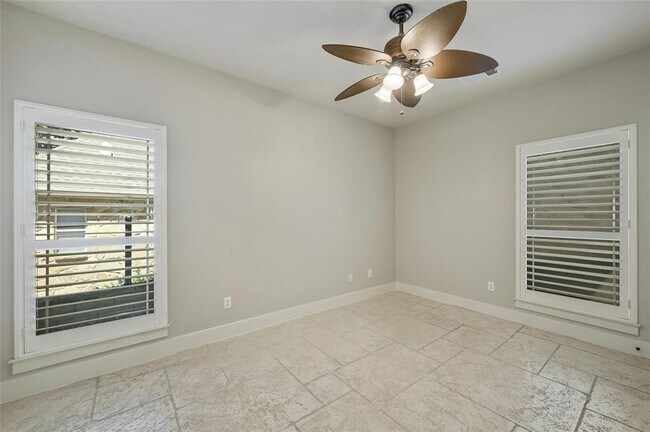 Building Photo - 116 Tallstar Dr